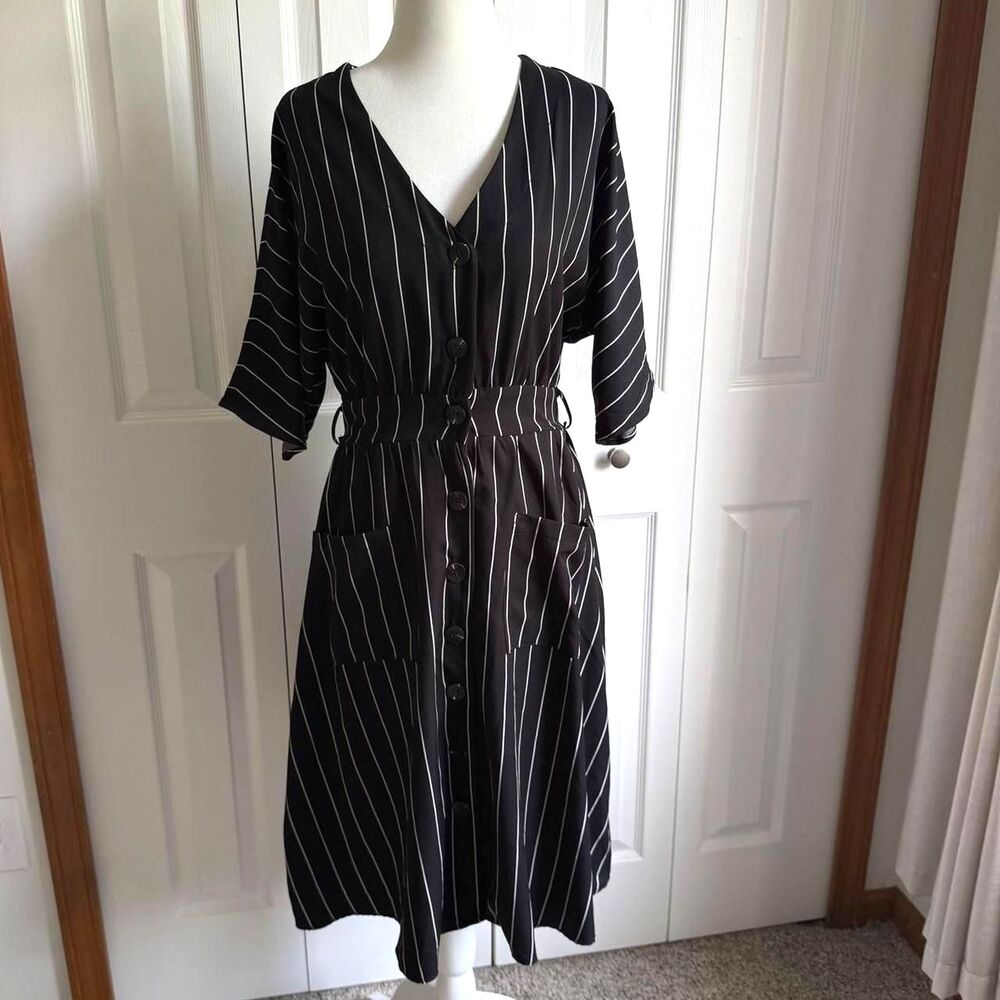 2010s Charlotte Russe black & white striped button up dress size S